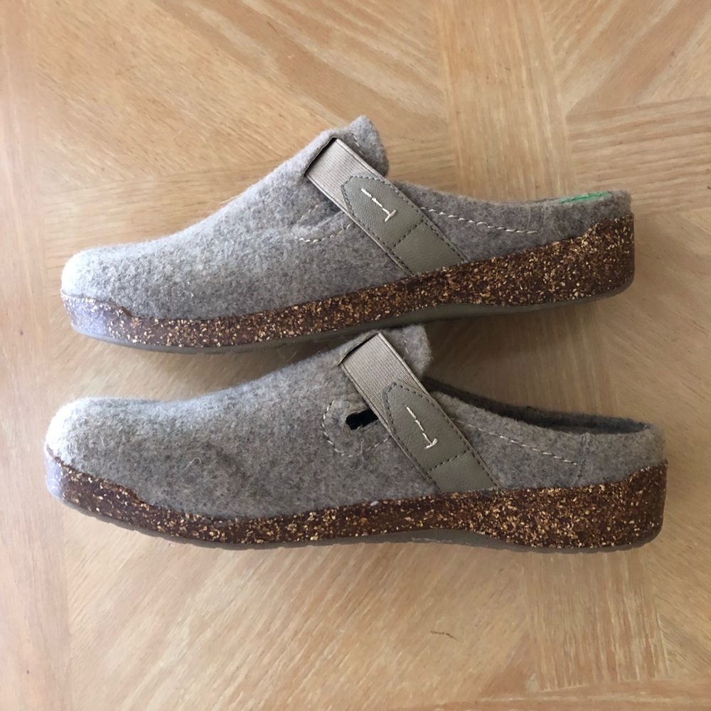 New Earth Origins Jenna Felt Clogs 9 Medium